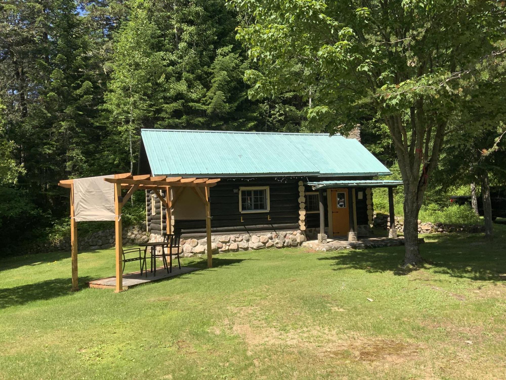 Domaine Le Bostonnais - Le Village En Bois Rond Hotel La Tuque