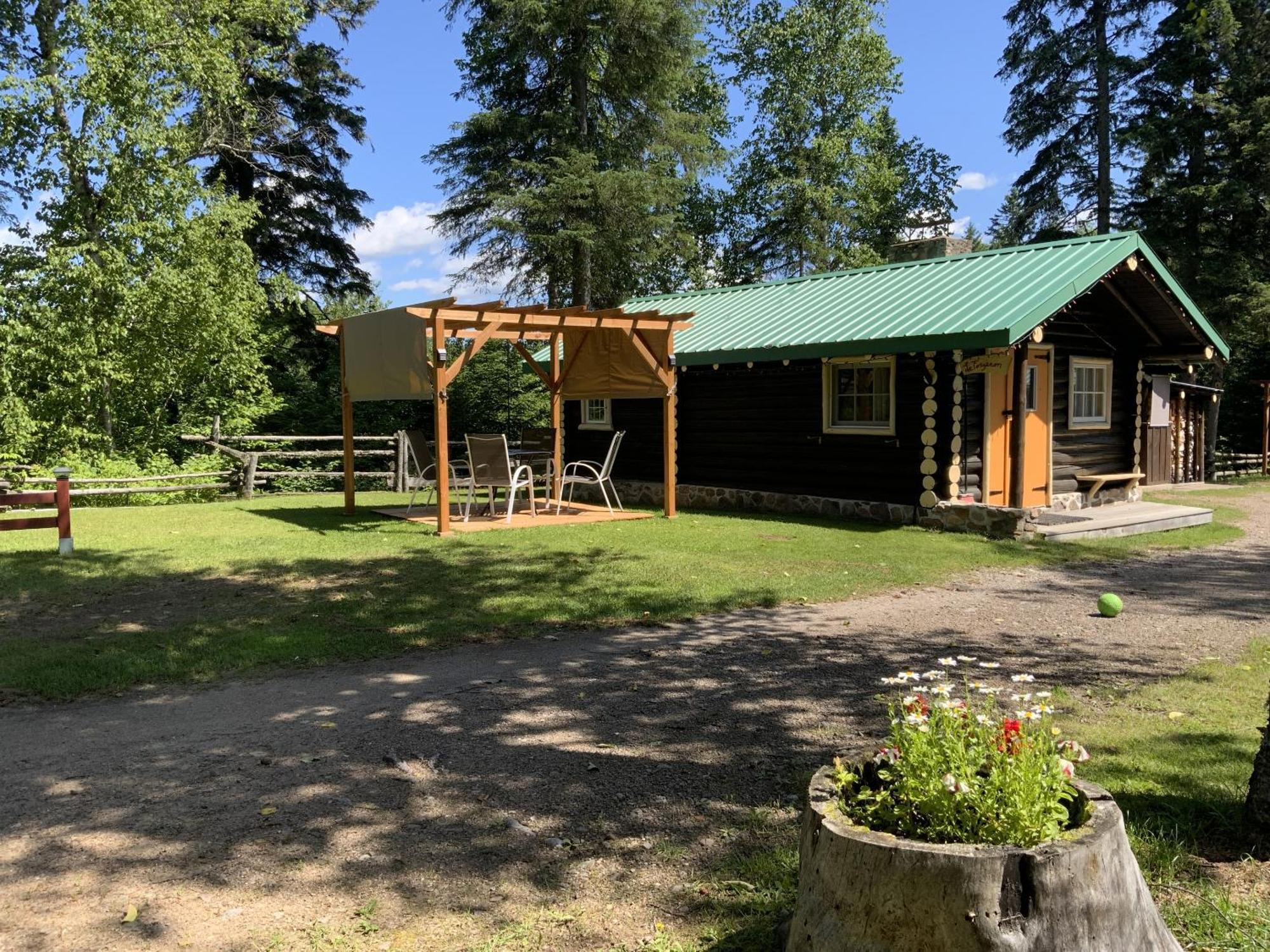 Domaine Le Bostonnais - Le Village En Bois Rond Hotel